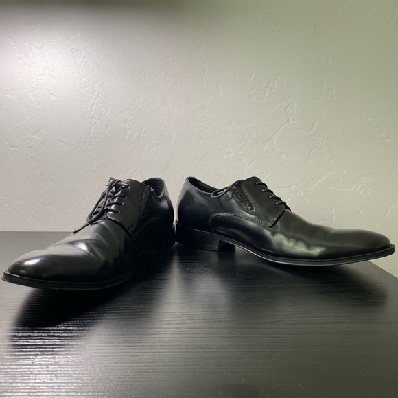 KENNETH COLE BLACK DRESS SHOES - Size 9 - Picture 2 of 5